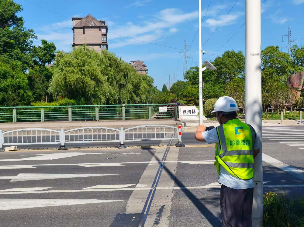 橋梁結(jié)構(gòu)荷載驗(yàn)算